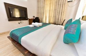 hotel travana stay at pitampura