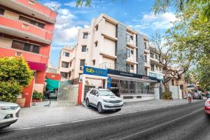hotel diamond tree saket