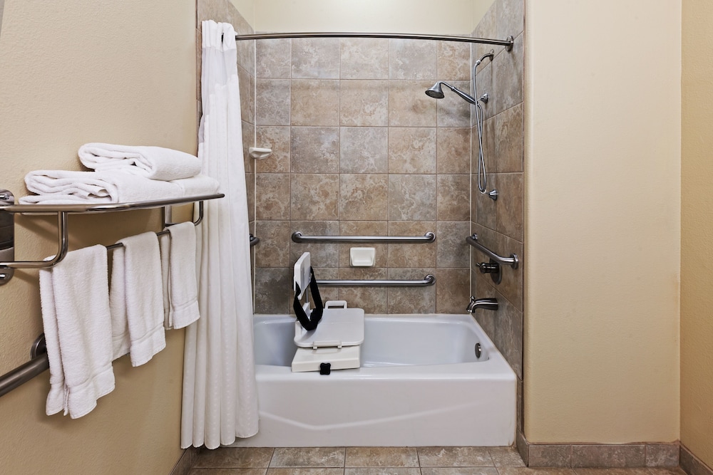 holiday inn express hotel and suites victoria by ihg