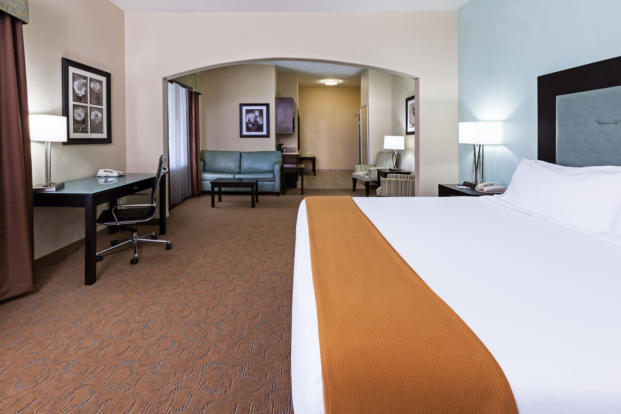 holiday inn express hotel and suites victoria by ihg