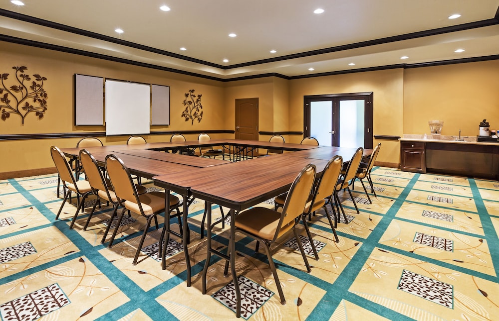 holiday inn express hotel and suites victoria by ihg