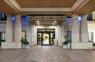 holiday inn express hotel and suites victoria by ihg