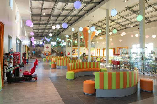 vila gale nep kids