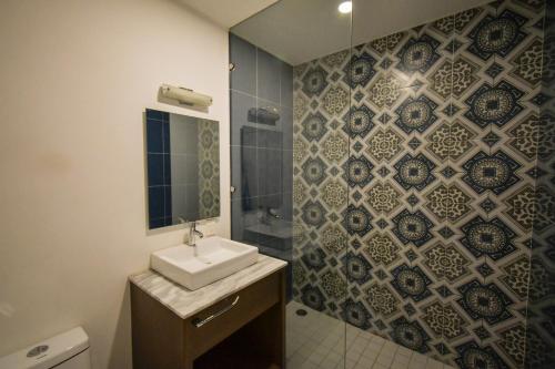 expo satelite hotel and suites