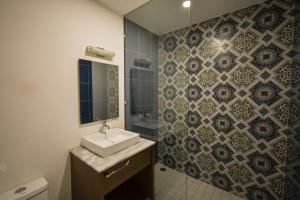 expo satelite hotel and suites