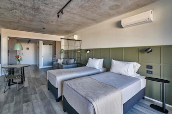 almarena puerto retiro