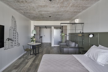 almarena puerto retiro