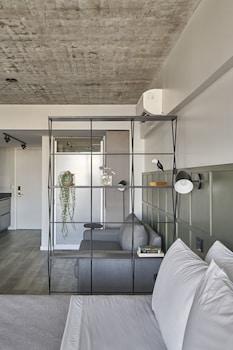 almarena puerto retiro