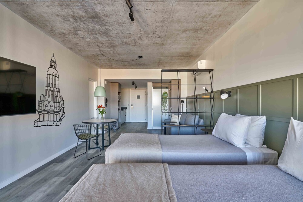 almarena puerto retiro