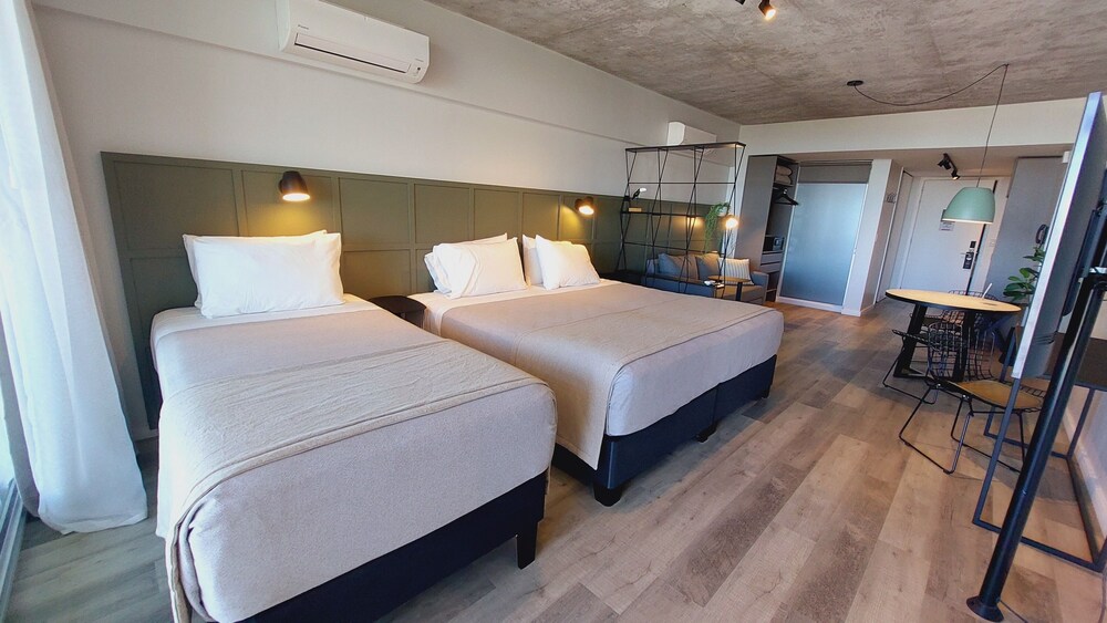 almarena puerto retiro