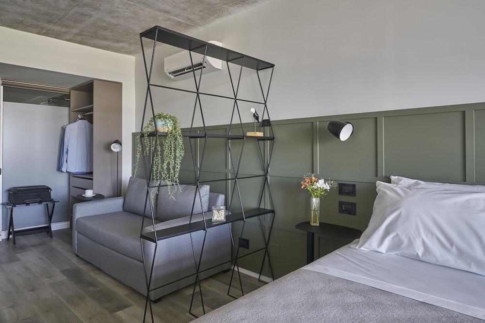 almarena puerto retiro