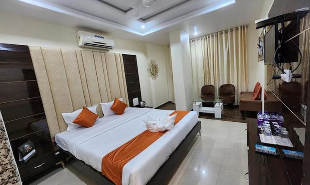 hotel sai mrinalini