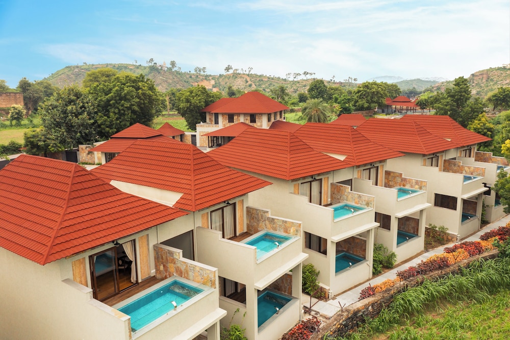 sarasiruham resort private pool villa