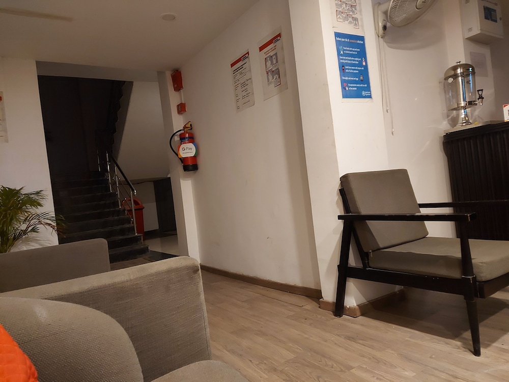 hotel townhouse udaipur city railway station