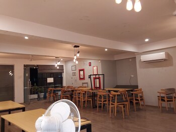 hotel townhouse udaipur city railway station