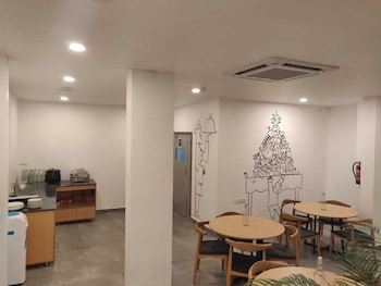 hotel townhouse udaipur city railway station