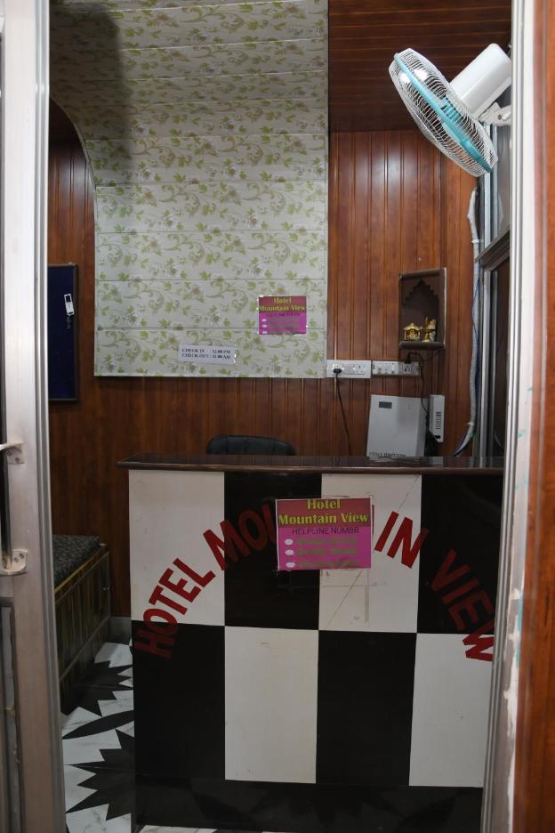 hotel mountain view and rooftop restaurant