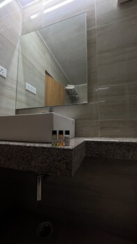 hotel the bundela khajuraho madhya pradesh