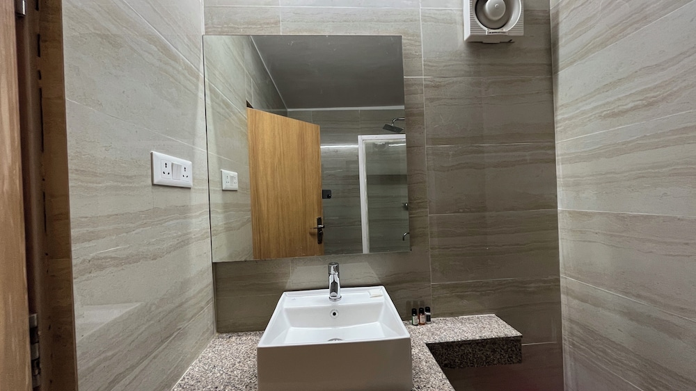 hotel the bundela khajuraho madhya pradesh