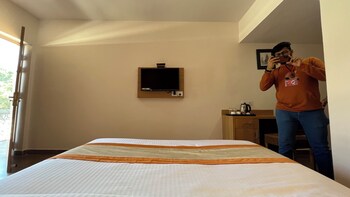 hotel the bundela khajuraho madhya pradesh