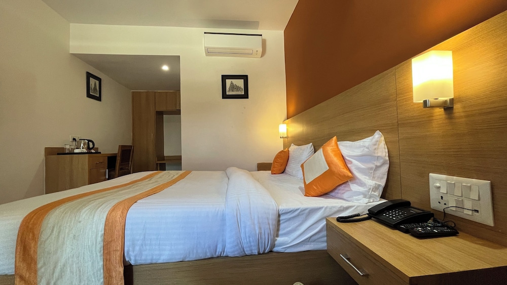 hotel the bundela khajuraho madhya pradesh