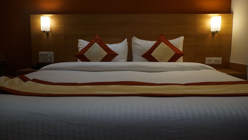 hotel the bundela khajuraho madhya pradesh