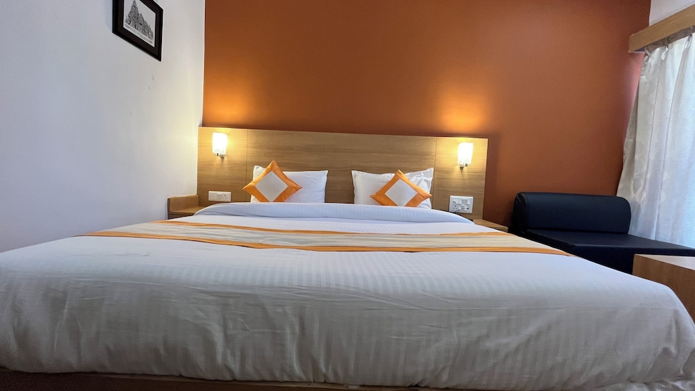 hotel the bundela khajuraho madhya pradesh