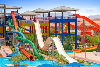 pickalbatros water valley resort neverland hurghada
