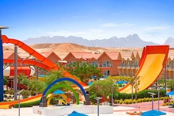 pickalbatros water valley resort neverland hurghada