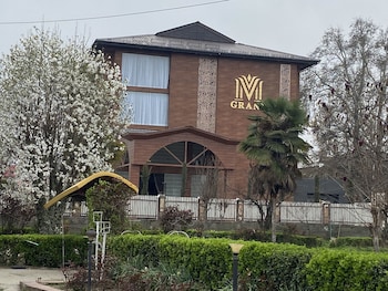 welcomheritage grand srinagar