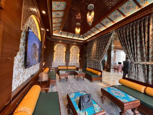 welcomheritage grand srinagar