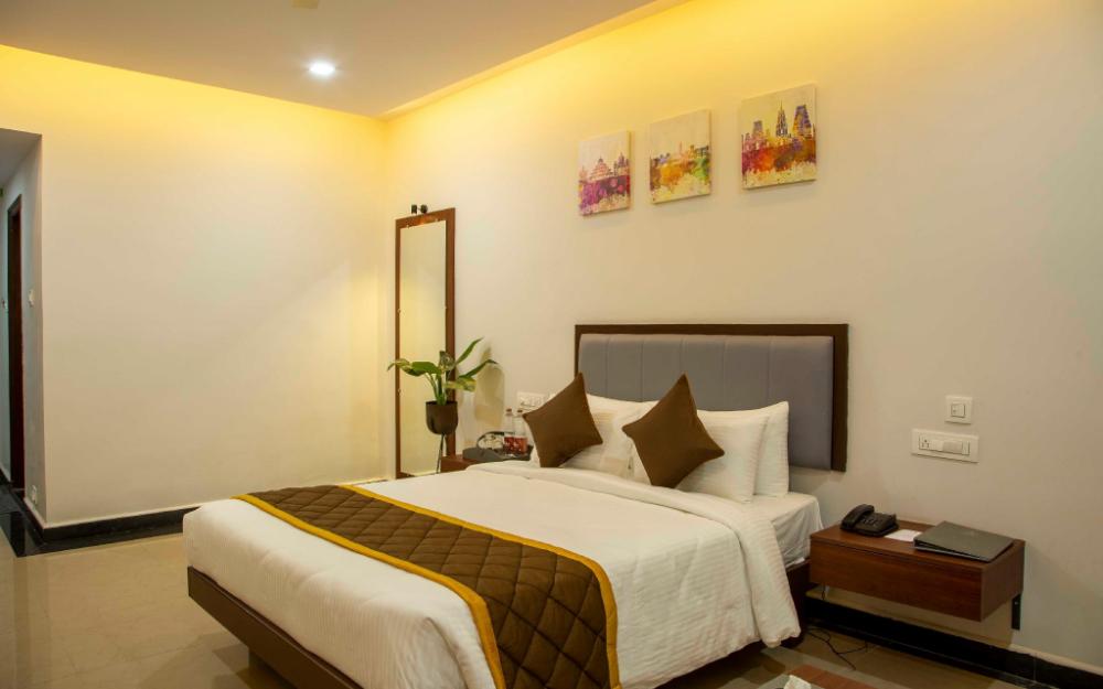 the fortune hotel by swathi group