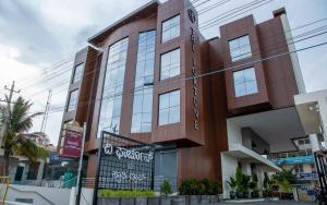 the fortune hotel by swathi group