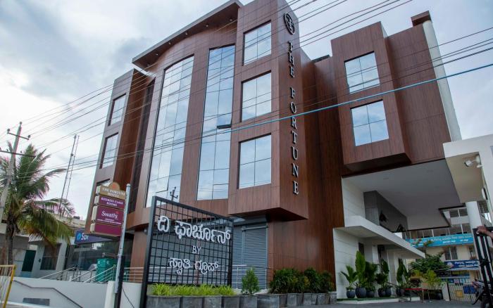 the fortune hotel by swathi group
