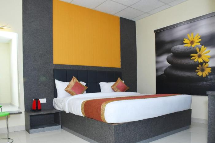 hotel tridev grand