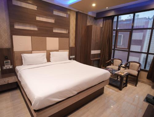 hotel raj kamal palace