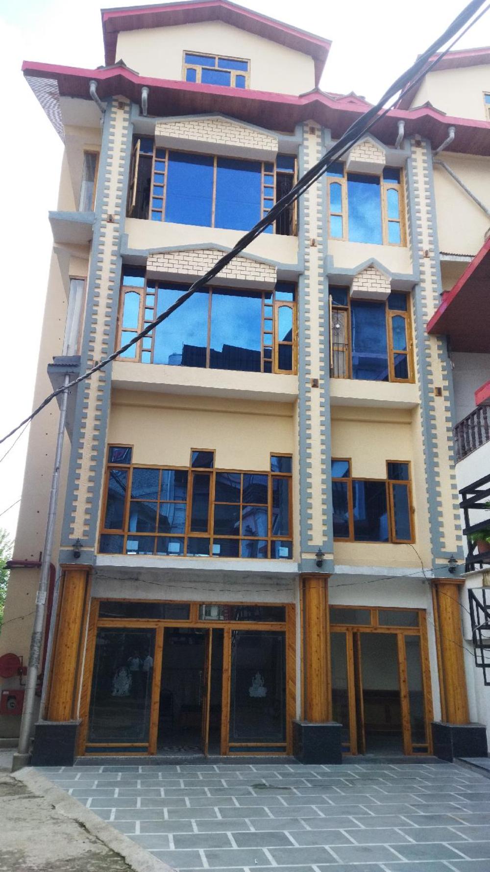 hotel cm palace pure vegetarian