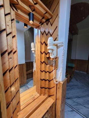 hotel cm palace pure vegetarian