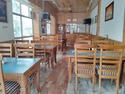 hotel cm palace pure vegetarian