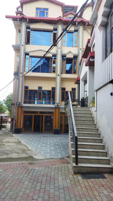 hotel cm palace pure vegetarian