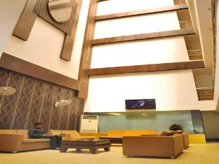 hotel paradise inn