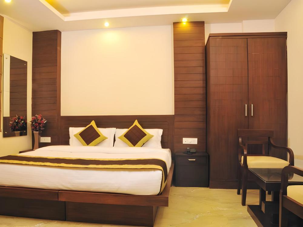 hotel paradise inn