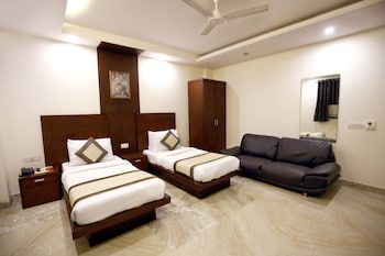 hotel paradise inn