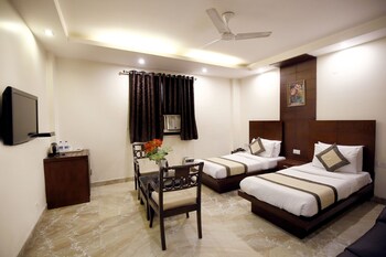 hotel paradise inn
