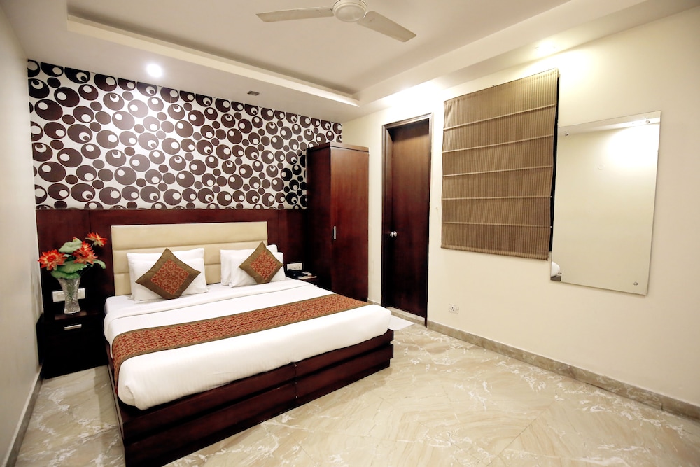 hotel paradise inn