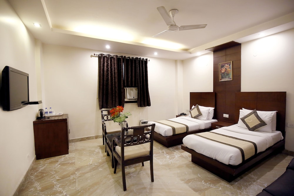 hotel paradise inn