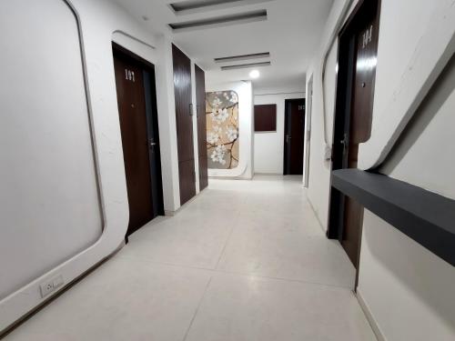 the sky imperial hotel yahvi