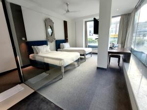 the sky imperial hotel yahvi