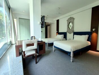 The Sky Imperial Hotel Yahvi,India>>Vadodara,3 star