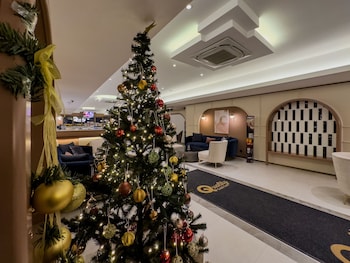 quality gold suit hotel
